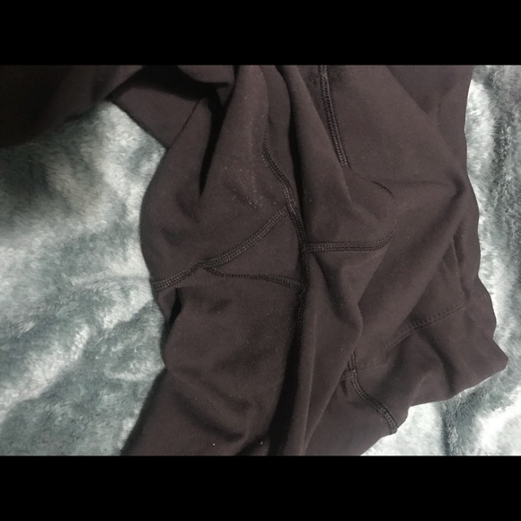 RARE Lululemon Essential Rhythm Pant- Black - Picture 4 of 6